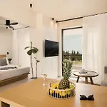 Pnoes Luxury Hotel de apartamente