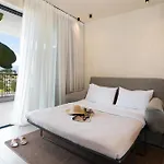 Hotel de apartamente Pnoes Luxury