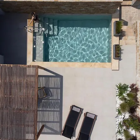 Pnoes Luxury Hotel de apartamente 4*