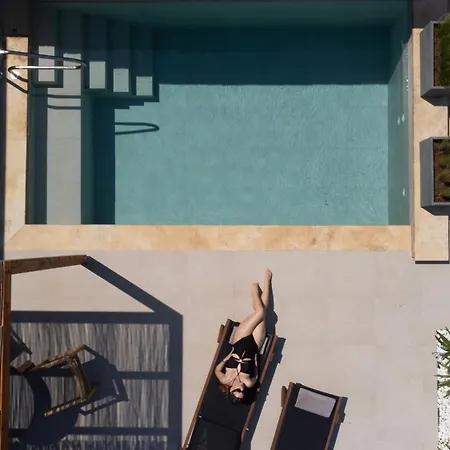 Hotel de apartamente Pnoes Luxury