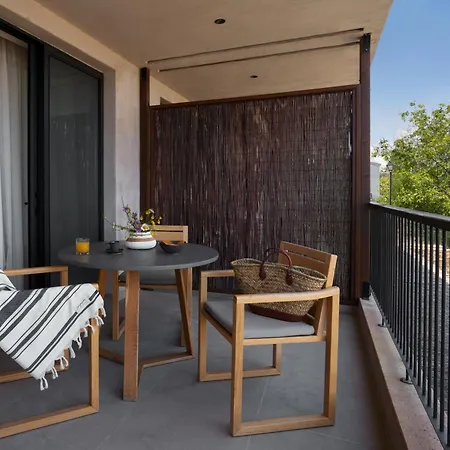 Aparthotel Pnoes Luxury 4*