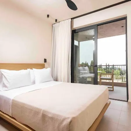 Aparthotel Pnoes Luxury *