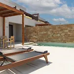 Pnoes Luxury Aparthotel