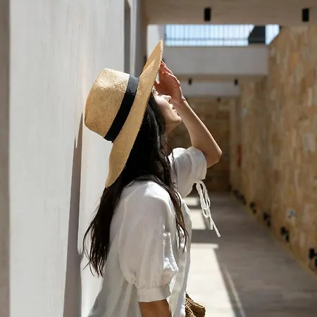 Pnoes Luxury Aparthotel 4*