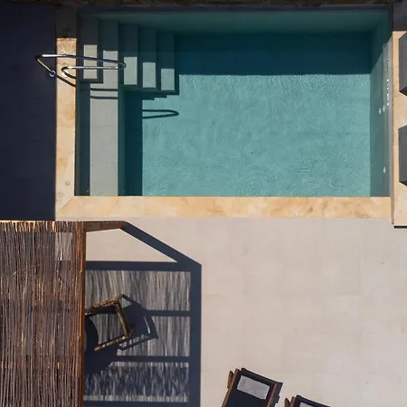 Pnoes Luxury Aparthotel 4*