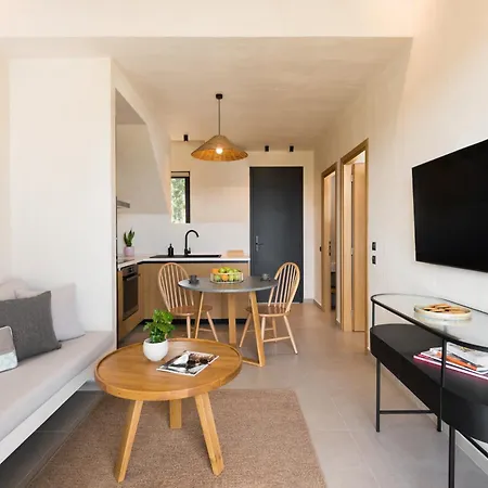 Pnoes Luxury Aparthotel Paliouri