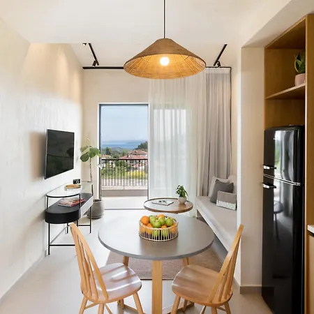 Aparthotel Pnoes Luxury