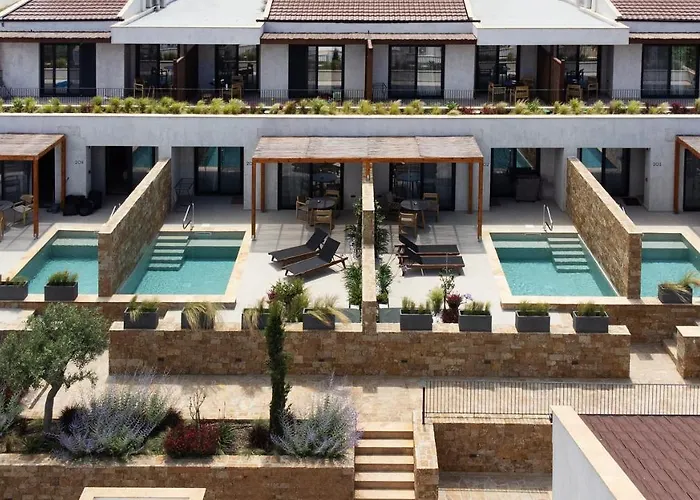 Hotel de apartamente Pnoes Luxury