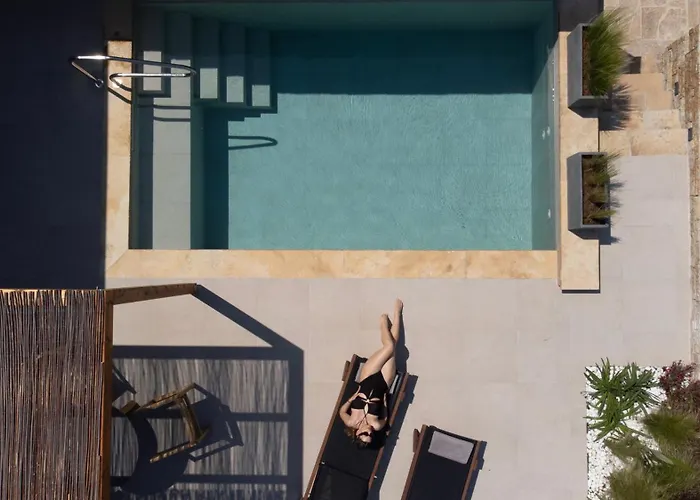 Hotel de apartamente Pnoes Luxury